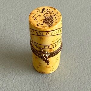 Limoges France Peint A La Main (Hand-painted) Wine Cork Porcelain Box w/Hinge